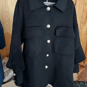100% wool coat with Pearl Buttons